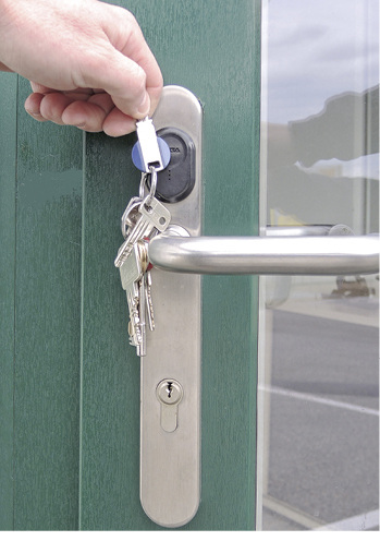 



Beispiel für einen mechatronischen Türbeschlag …
