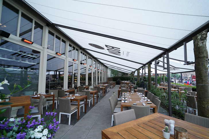 Das project-Team begleitet jedes Projekt vom ersten Gespräch, über eine fachliche und technische Beratung, anschauliche 3D-Visualisierungen möglicher Systemkonzepte bis zur fertig montierten Markisenanlage.