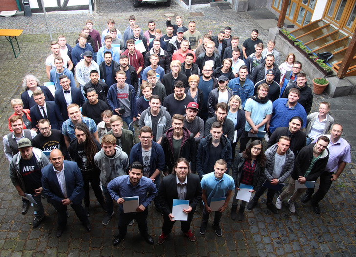 Der Abschlussjahrgang 2018 der Staatliche Glasfachschule in Rheinbach - © Staatliche Glasfachschule in Rheinbach
