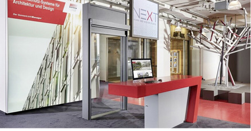 



Neben der Möglichkeit sich weiter zu vernetzen nutzt Warema das Studio, um seine neueste Sonnenschutzlösung für Hochhausfassaden zu präsentieren.
