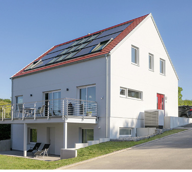 



Das Schwörer Healthy Home ist ein europaweit einzigartiges Gemeinschaftsprojekt von 40 Unternehmen der Baubranche. Das Besondere: Es handelt sich um ein „echtes“, 2017 erbautes Wohnhaus..
