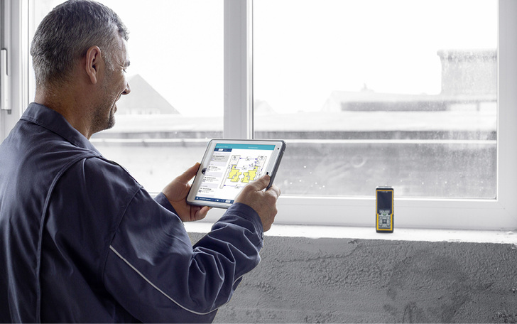 
Mit der Fensteraufmaß-App auf dem iPad in Kombination mit einem Lasermessgerät werden Fenster schnell und sicher aufgemessen.



