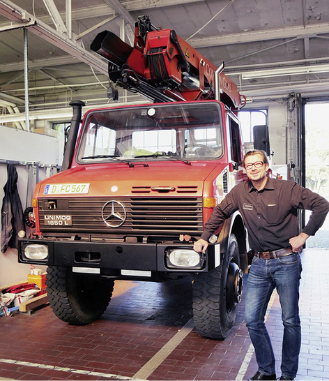 <p>
Auch ein Unimog mit einem Auslegerkran befindet sich im Montage-Fuhrpark von Scala.
</p>

<p>
</p> - © Foto: Matthias Rehberger / GLASWELT

