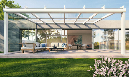 



Durch die neue Dachrinne 220 für das Terrassendach lassen sich größere Spannweiten bis 700 cm ohne Mittelpfosten realisieren.
