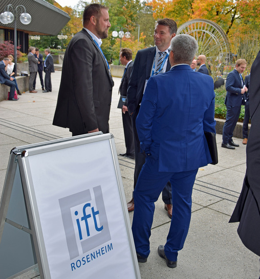 Mitte Oktober ist es wieder soweit: Die Branche trifft sich im "Fenstermekka" Rosenheim - © ift Rosenheim
