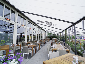 



Das project-Team begleitet jedes Projekt vom ersten Gespräch, über eine fachliche und technische Beratung, anschauliche 3D-Visualisierungen möglicher Systemkonzepte bis zur fertig montierten Markisenanlage.
