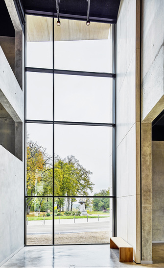 



Verglasungen mit beeindruckenden Dimensionen für viel natürliches Licht im Raum
