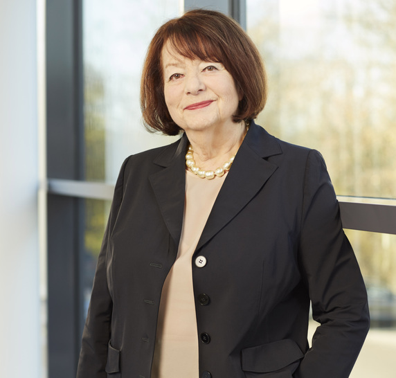 Brigitte Vöster-Alber ist seit 1968 die Geschäftsführende Gesellschafterin der GEZE GmbH. - © Karin Fiedler für Geze GmbH
