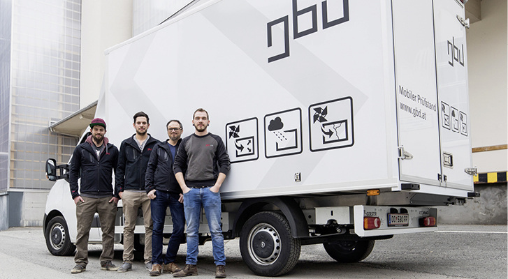 



Der neue transportable Prüfstand der gbd Lab GmbH wurde so konzipiert, dass er in einem Transporter der Sprinter-Klasse untergebracht werden kann. Damit ist er schnell beim Kunden oder auf der Baustelle.
