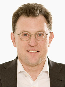 



Matthias Fischer



Seit 2009 ist Matthias Fischer als freier PR-Berater, Fachjournalist und Fachbuchautor tätig. In seinem Berufsleben hat Fischer „beide Seiten“ des Schreibtisches kennengelernt: Als Fachjournalist bei einem Verlag für Handelsmarketing betreute er als stellvertretender Chefredakteur u. a. diverse Titel. Danach wurde er Dienstleister der Medien – unter anderem der GLASWELT – und leitete knapp zehn Jahre die Presse- und Öffentlichkeitsarbeit des europaweit führenden Einkaufsverbandes für Werkzeuge, Eisenwaren und Baubedarf. 






Schreiben Sie uns Ihre Meinung zum Gastkommentar: glaswelt@glaswelt.de
