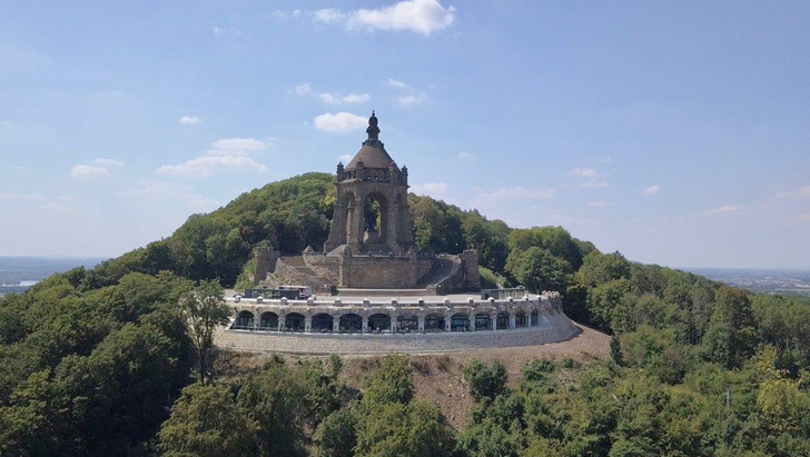 Das Kaiser Wilhelm Denkmal an der Porta Westfalica nach der Renovierung.
