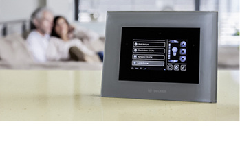 



Hört ab sofort auch auf Alexa und sorgt so für noch mehr Flexibilität und Komfort: die zentrale Hausautomatisierung CentralControl von Becker.
