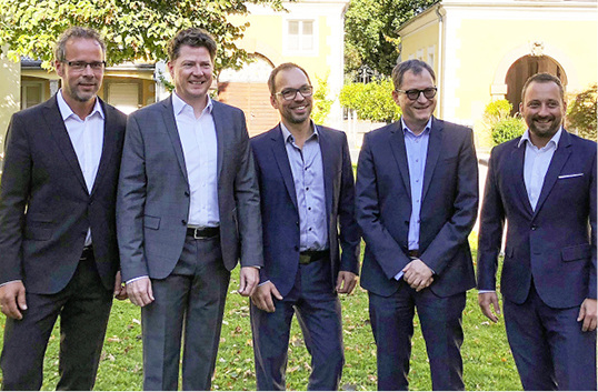 



Ein gut gelaunter VIS-Vorstand mit Geschäftsführer (v.l. Ingo Fahl, Martin Auerbach, Andreas Frohmüller, Andreas Kopetschny und Thomas Knüttel)
