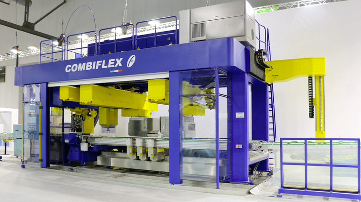 Besucher sollten einen Blick auf die Combiflex von Forvet werfen, diese kann u. a. wasserstrahlschneiden, fräsen, schleifen, polieren, bohren, tiefsenken und mehr.