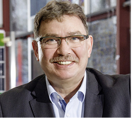 



Rainer Schmitt ist neuer Inhaber und Geschäftsführer der Glashütte Lamberts.
