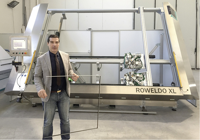 <p>
</p>

<p>
ISO-Hersteller Daniele Predari setzt auf Swisspacer und die neue Rottler & Rüdiger Verarbeitungsanlage, die diese Spacer-Rahmen jetzt noch schneller produziert.
</p> - © Swisspacer

