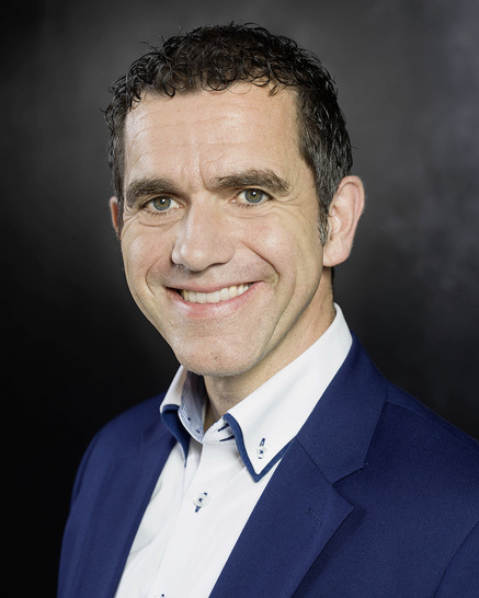 Armin Leinen ist Experte für gelebte Kundenbegeisterung, Mitarbeitermotivation und Marketingautomation in der Fensterbranche und im Schreinerhandwerk. Er gibt seine langjährigen praktischen Erfahrungen anhand erfolgreicher Referenzunternehmen in Impulsvorträgen und Schulungen authentisch und vor allem umsetzbar weiter.