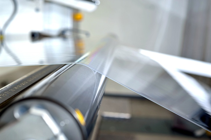 Die weltweit breiteste PMMA Flachfolienanlage in Betrieb genommen.