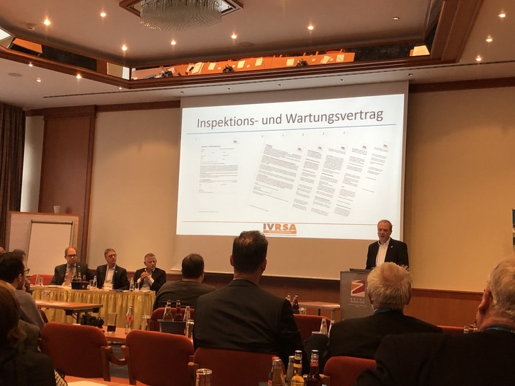 IVRSA-Vorstand Hans-Albrecht Kohlmann stellte die neuen Instandhaltung bzw. Wartungsrichtlinien vor.