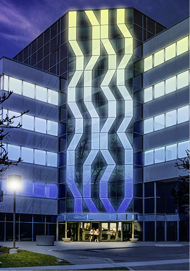 <p>
</p>

<p>
Nachts leuchtet dieser Bürobau stimmungsvoll, da das Leuchtglas Glassiled Uni die Fassade sowie auch einzelne Scheiben „zum Strahlen“ bringt.
</p> - © AGC Interpane

