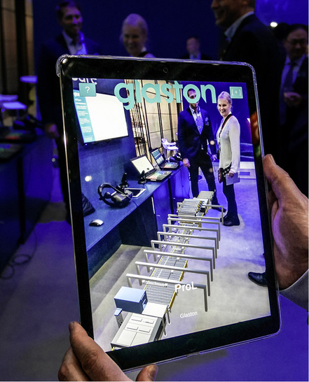 



Die virtuelle Realität hält auch in der Glasbranche Einzug. Die Öfen von Hersteller Glaston lassen sich digitalisiert in jeder Umgebung darstellen, darüber hinaus kann der Betrachter den Ofen sogar virtuell durchlaufen.
