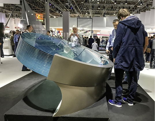 
Dieses 3,6 t schwere 18-fach-Laminat von sedak war auf der glasstec zu sehen. 



