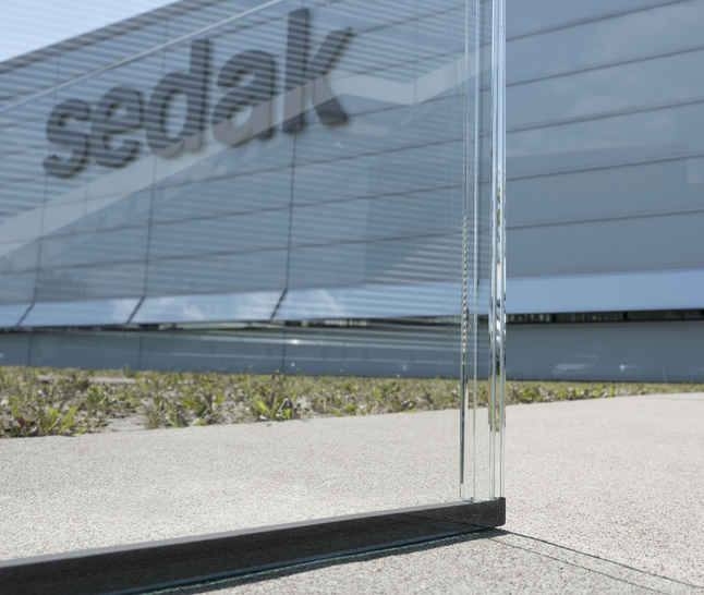 Bei diesem Isolierglas von sedak ist auch der Randverbund optisch aufgelöst.