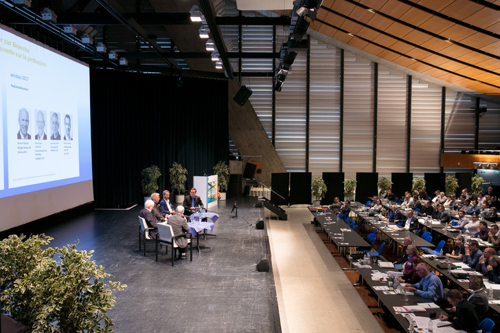 Schon auf den letzten windays wurde die Podiumsdiskussion erfolgreich durchgeführt: 2017 ging es um die Strategien im Hochpreisland Schweiz. - © BFH Biel
