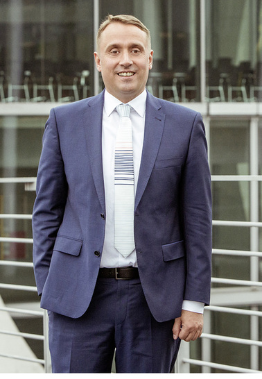 



Till Reine ist Leiter Public Affairs bei der Velux Deutschland GmbH. 
