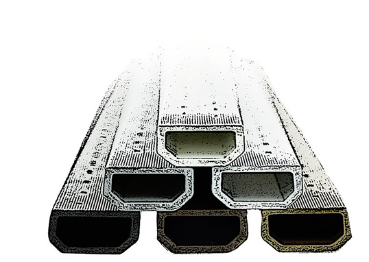 <p>
</p>
<p>
Wer hochwärmedämmende Fenster- bzw. Isoliergläser will, kommt an Warme-Kante-Spacern nicht vorbei. Für die Warme Kante gelten jetzt neue Berechnungsgrundlagen.
</p> - © GreenTomato
 
Wer hochwärmedämmende Fenster- bzw. Isoliergläser will, kommt an Warme-Kante-Spacern nicht vorbei. Für die Warme Kante gelten jetzt neue Berechnungsgrundlagen.