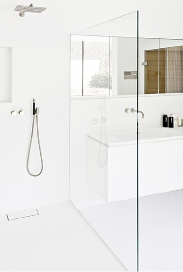 <p>
Foto: Ceyssens Glas
</p>

<p>
Ganzglasdusche mit Uniglas | Clean: Solche Duschen sind maximal hygienisch, äußerst pflegeleicht in der Reinigung und werden vom Fachhandwerker geliefert und montiert. 
</p>