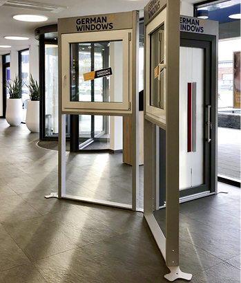 <p>
</p>

<p>
ShowMotion konnte Präsentationsmöbel z. B. an den Hersteller German Windows aus dem Münsterland (Südlohn-Oeding) vertreiben.
</p> - © Foto: German Windows

