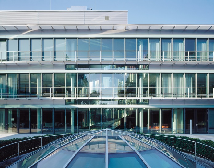 Das Sonnenschutzglas Pilkington Suncool Q 60/25 bietet mit niedriger Reflexion und neutraler Ansicht ganz neue Einsatzmöglichkeiten.