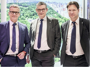 <p>
</p>

<p>
Wicona erweitert Geschäftsführung (v.l.): Dr. Werner Jager (Technisches Marketing), Ralf Seufert (Vorsitzender) und Geno Shulew (Finanzen)
</p> - © Foto: Wicona

