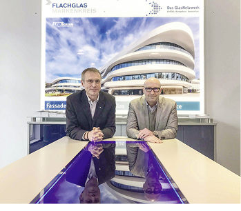 <p>
Freuen sich über die Mitgliedschaft im Next-Studio: Thomas Stukenkemper (l.) und Michael Scheer, die GF des Flachglas MarkenKreises.
</p>

<p>
</p> - © Foto: Matthias Rehberger / GLASWELT


