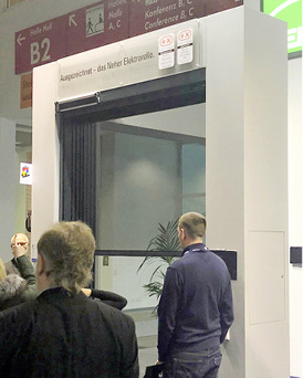 



Das 3 m hohe Neher-Elektrorollo zog die Blicke der Messebesucher in München auf sich.
