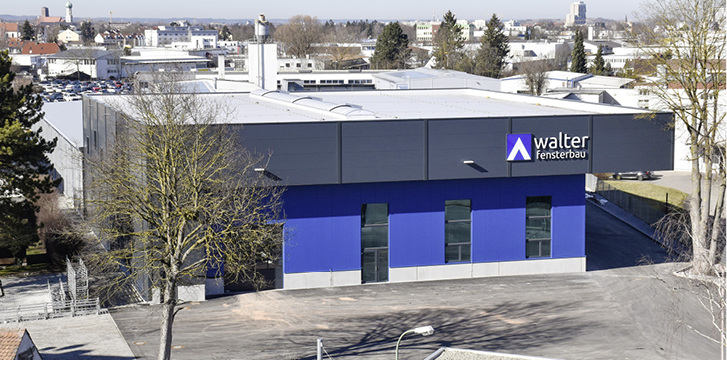 



In der neuen Produktionshalle werden seit Jahresbeginn in einem hochmodernen und papierlosen Produktionsprozess PVC-Fenster gefertigt.
