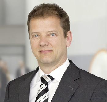 



Thomas Schürmann ist seit 2009 in der R+S Branche, seit 2015 bei Elero, heute als Leiter Gesamtvertrieb. 
