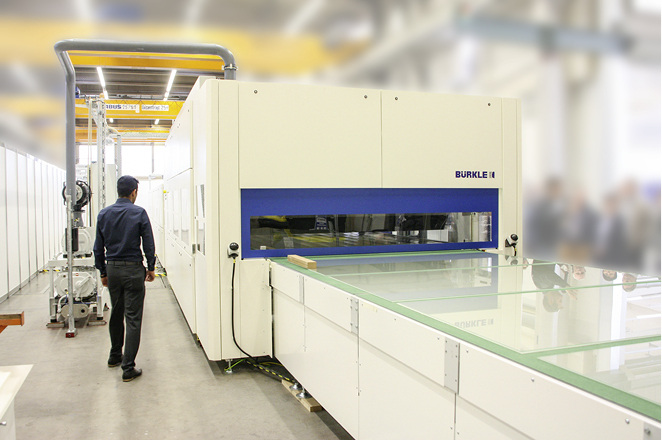 
Die neue VSG-Anlage von Bürkle ist modular aufgebaut und verfügt als Standard über eine Nutzfläche von 2200 × 4200 mm.



