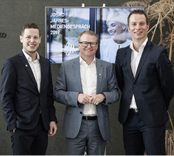 



Josko Fenster und Türen GmbH: Stefan Wagner, Johann Scheuringer, Thomas Litzlbauer
