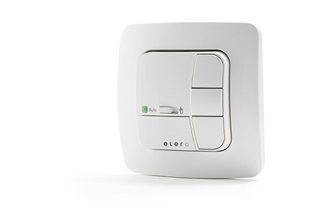 
Wird Vario-Tec 868 DC an das ExitSafe Modul angeschlossen, kann der Sicht- und Sonnenschutz im Alltag per bidirektionalem Funk gesteuert werden.



