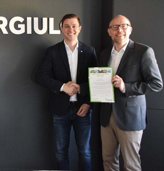 Mit Gargiulo hat Rewindo einen neuen Premiumpartner gewonnen. GF Fabio Gargiulo (r.) freut sich mit Rewindo-Geschäftsführer Michael Vetter.