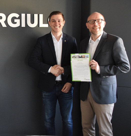 Mit Gargiulo hat Rewindo einen neuen Premiumpartner gewonnen. GF Fabio Gargiulo (r.) freut sich mit Rewindo-Geschäftsführer Michael Vetter. - © Rewindo
