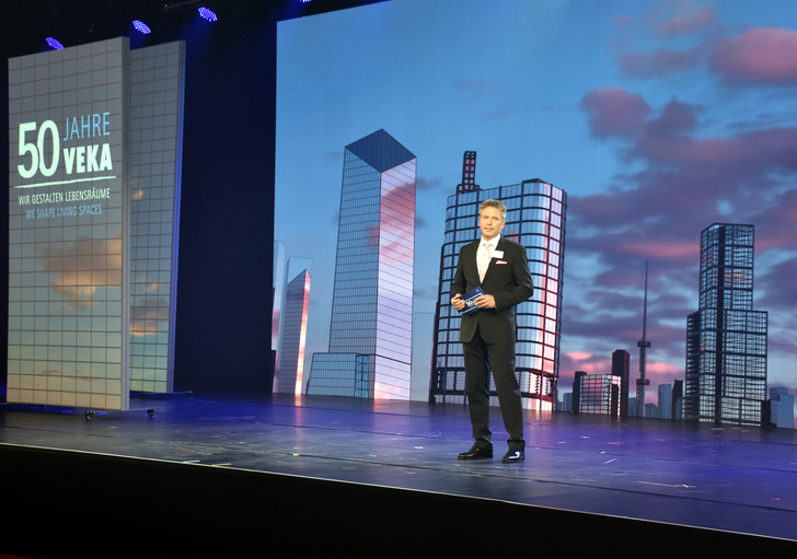 Vorstandsvorsitzender Andreas Hartleif blickte auf 50 Jahre Veka zurück