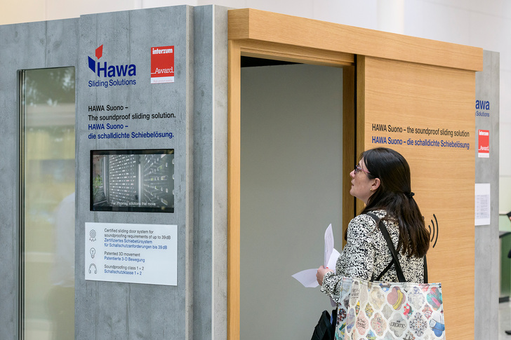 Der Hawa Suono, eine revolutionäre Lösung für schallgedämmte Schiebetüren, gewann jetzt einen Award auf der diesjährigen Interzum Messe.