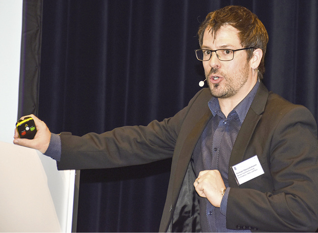 



Roman Hausammann hat das schnellste Mehrfamilienhaus der Schweiz auf den windays 2019 im März in Biel der Fensterbranche vorgestellt. 
