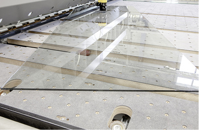 



Die Lisec VSG-Schneideanlage VSL-A bringt bis zu 30 % mehr Ausstoß bei geringerem Verschnitt.
