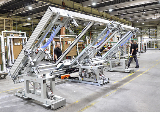 <p>
</p>

<p>
Zu Hochphasen werden bis zu 20 große Hebe-Schiebe-Anlagen im Weru-Werk in Rudersberg gefertigt. 
</p> - © Foto: Weru

