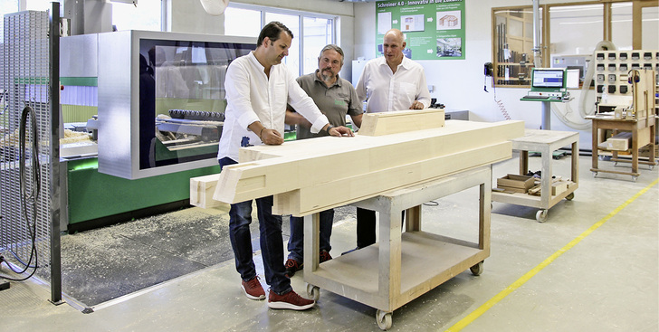 <p>
</p>

<p>
Matthias Brack (l.): „Perfekte Holzqualität ist bei uns Standard“ – mit Leo Walter und Stefan Müller (Klaes Vertriebsleitung).
</p> - © Foto: Horst Klaes GmbH & Co. KG

