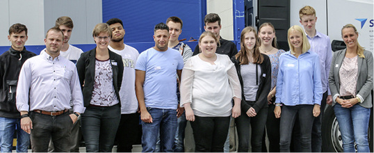 <p>
Allein am Standort Westerstede verstärken jetzt 11 junge Menschen das Semco-Team.
</p>

<p>
</p> - © : Semcoglas

